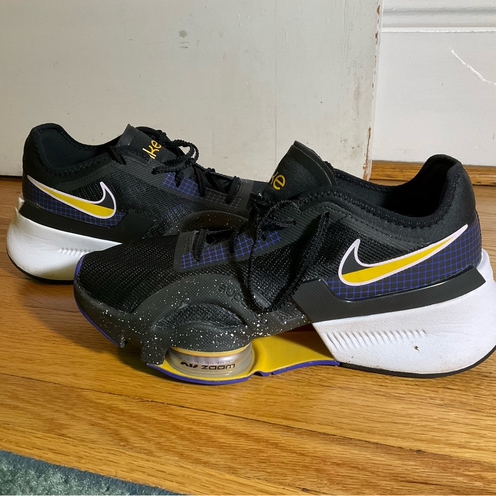 Air zoom Nikes – nearly new